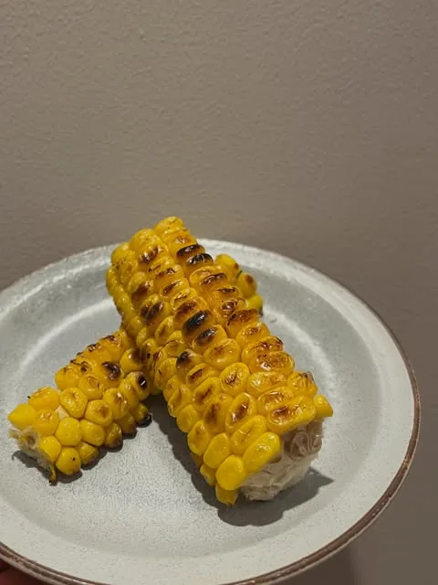焼いたとうもろこし